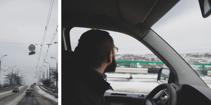 James rentre en voiture de l’île de Kherson après que les bombardements aient écourté une visite dans une église.