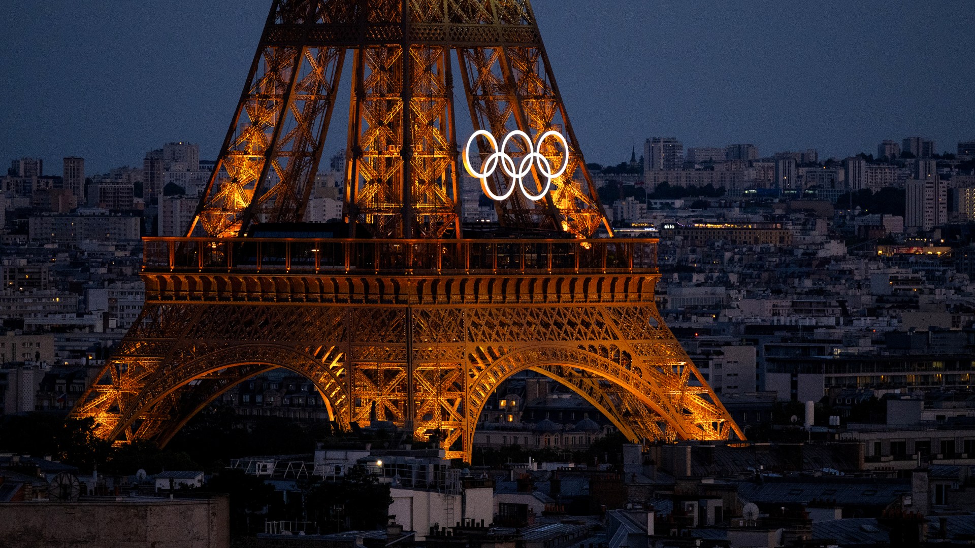 La Tour Eiffel avec les anneaux olympiques