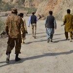 Des membres de l'armée pakistanaise à la frontière de Torkham, en Afghanistan.